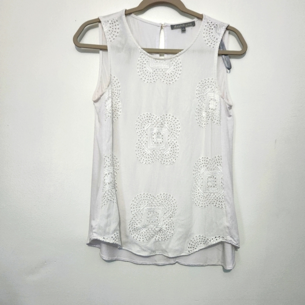 Daniel Rainn Small White Embroidered Eyelet Tank Blouse Boho Sleeveless Top